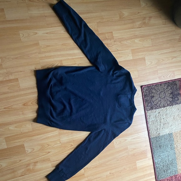 Cute Abercrombie sweater - Picture 7 of 8